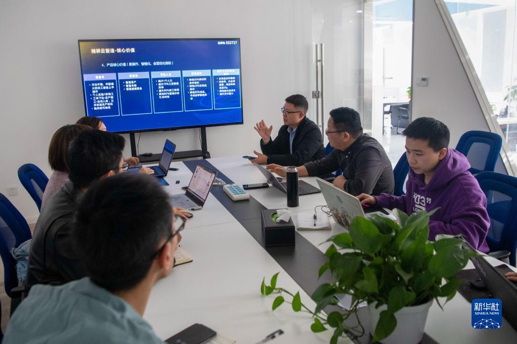 我校举行第二批“就业创业指导咨询室”授牌仪式